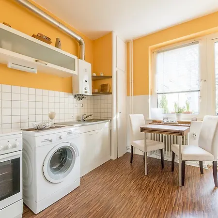 Private Apartment *